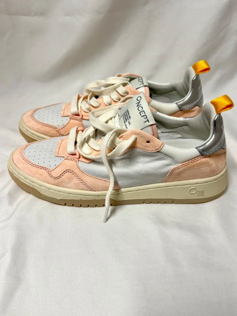 SALE! Oncept Phoenix Electric Peach Sneakers Women’s Size 7.5 New in Box